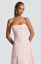 Robe Maxi Louise sans manches avec silhouette fluide