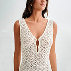 Robe maxi blanche en tricot crochetée à dos ouvert