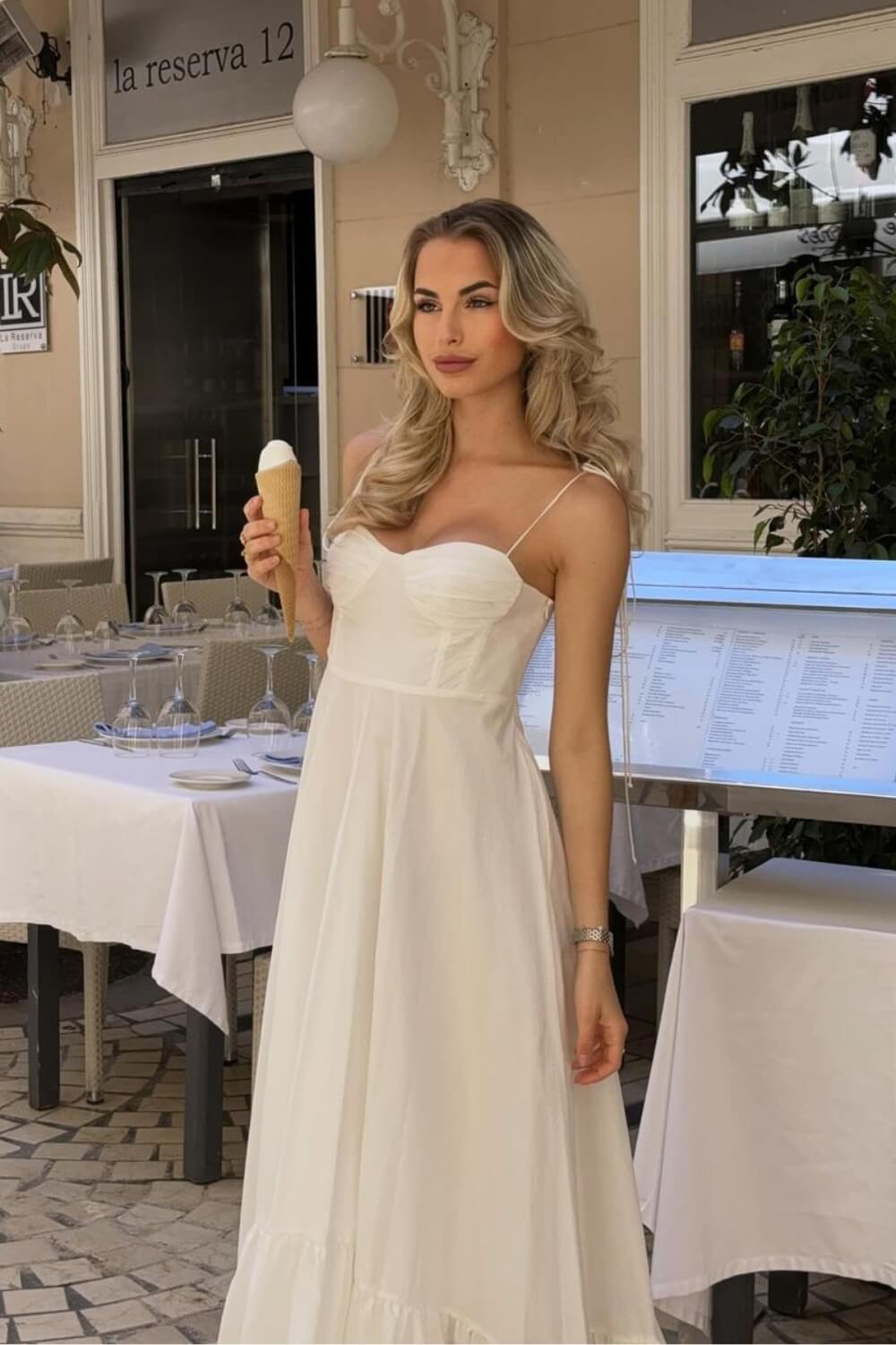 Robe longue blanche en polyester longueur cheville