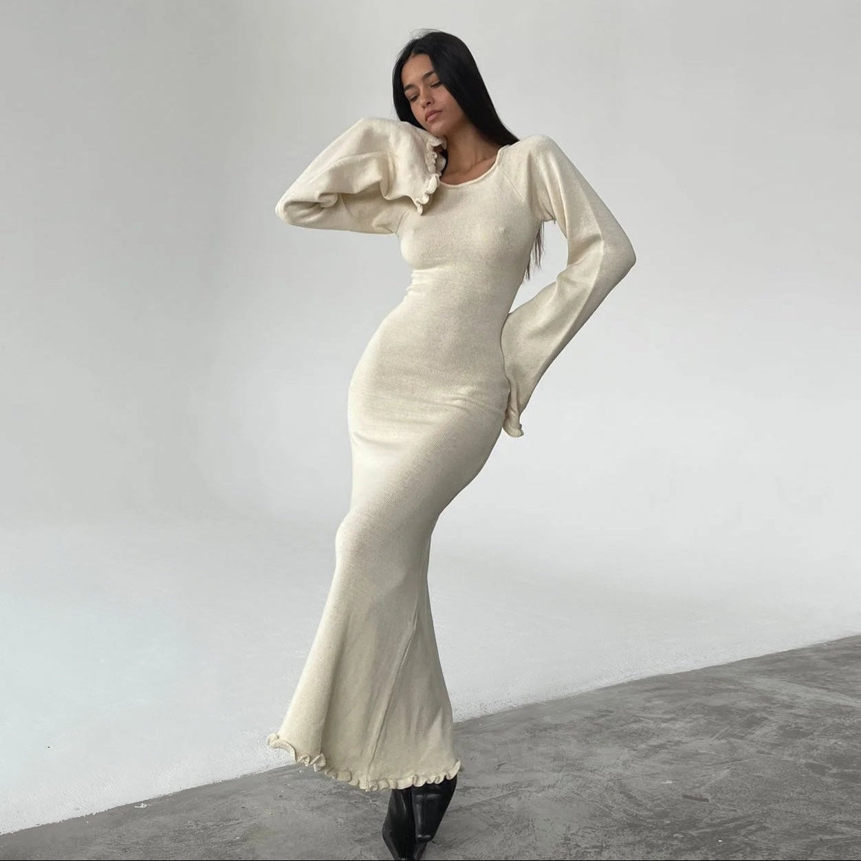 Robe longue en maille nuage ivoire à dos ouvert
