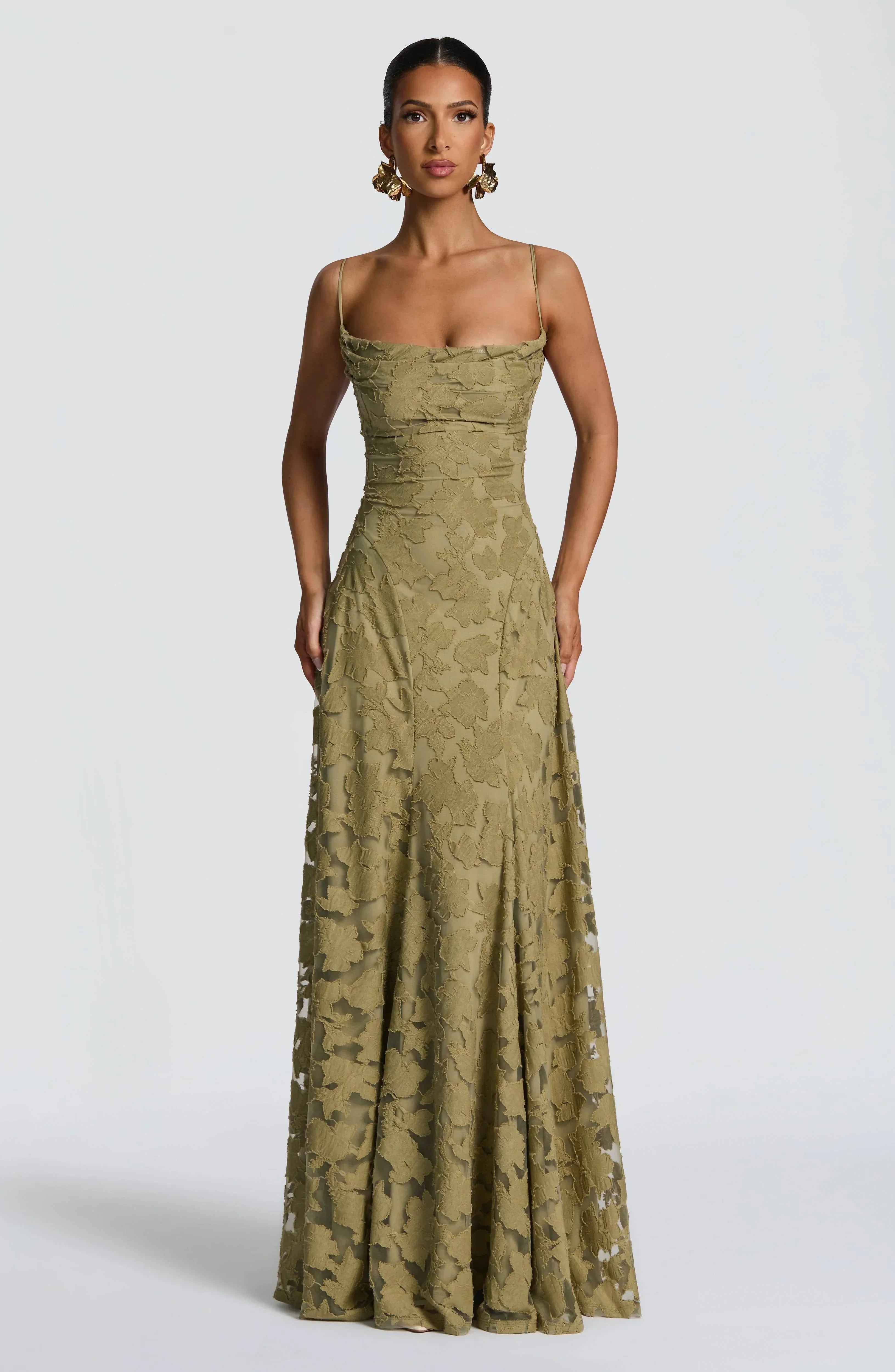 Robe Maxi Louise sans manches avec silhouette fluide
