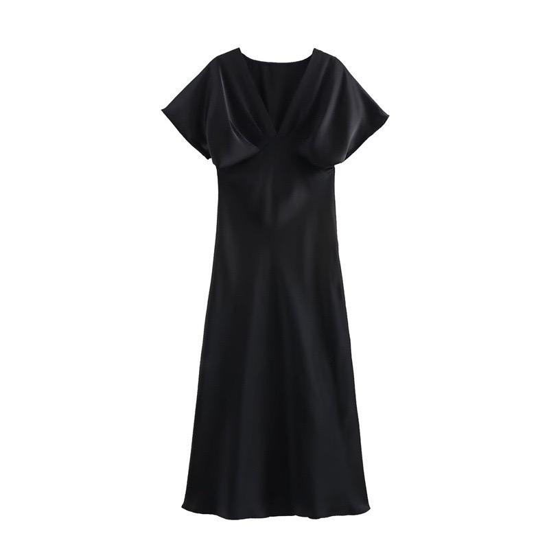 Robe midi en satin noire