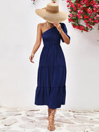 Sophie Paris | Robe mi-longue à une épaule froncée avec silhouette fluide