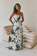 Robe femme à motif floral avec coupe féminine vue de face