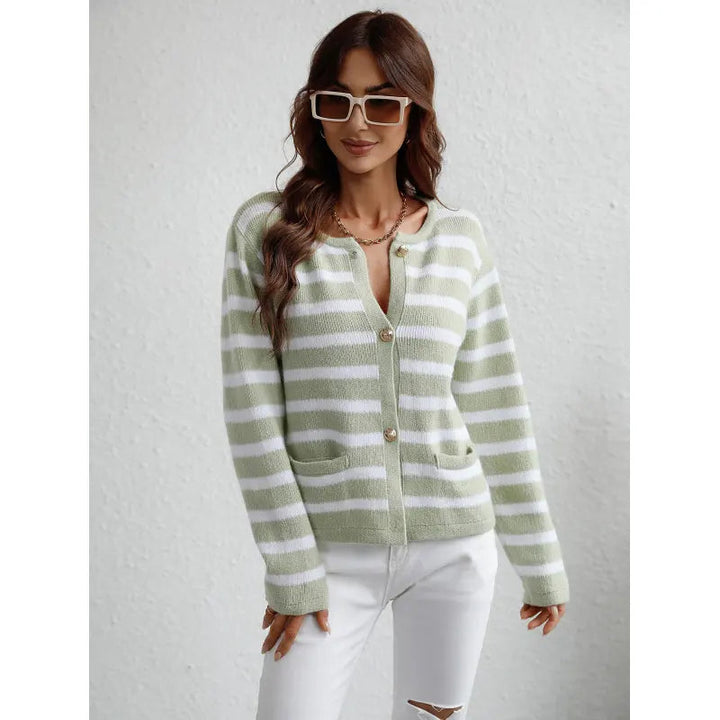 Pull en maille chunky confortable avec boutons et poches latérales