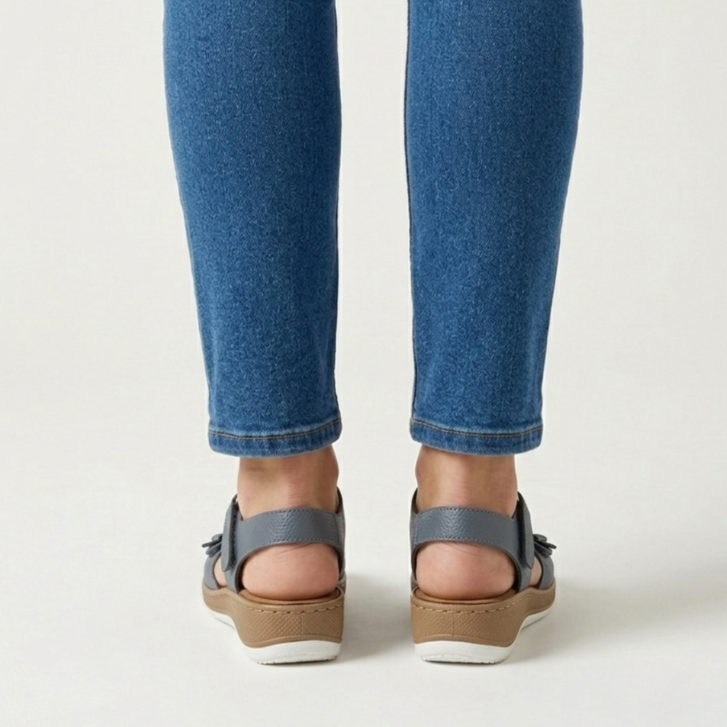 Sandales confortables pour femmes avec détails floraux