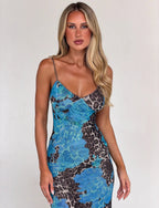 Robe longue moulante à col cœur bleue