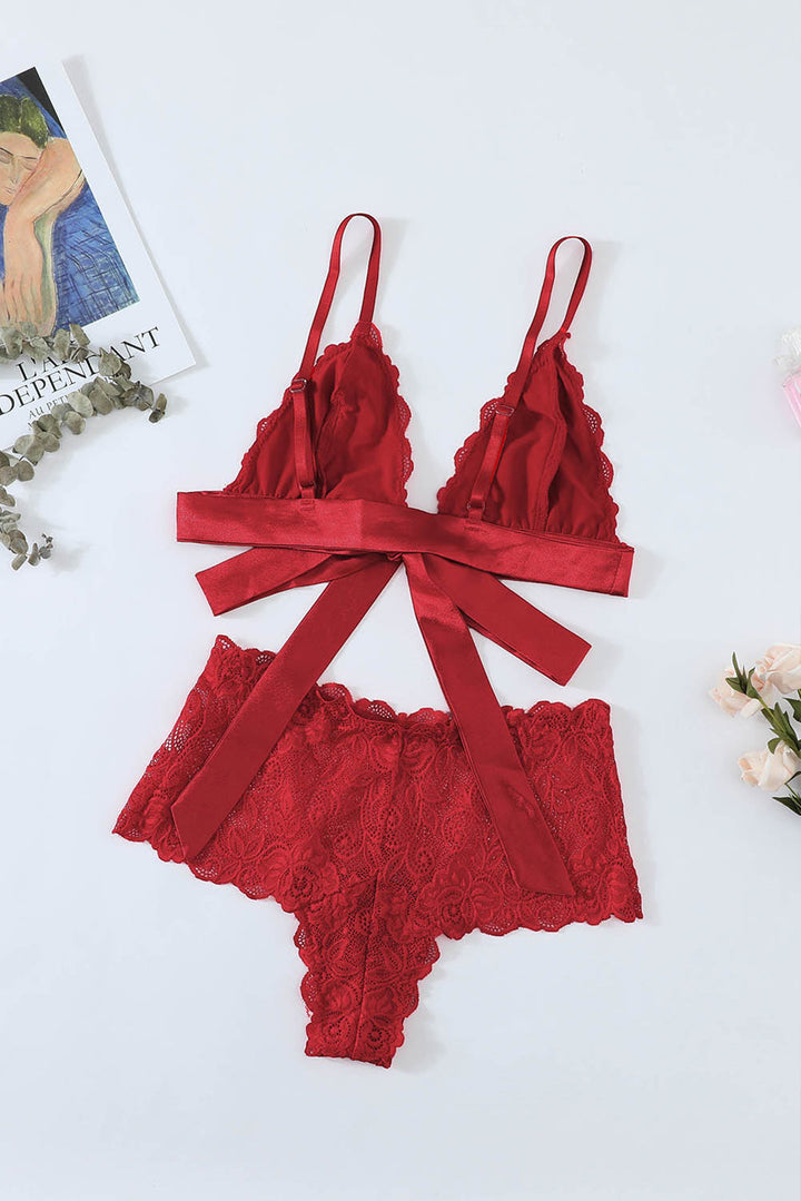Ensemble lingerie bralette et culotte en dentelle rouge