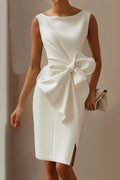 Robe courte sans manches à col rond avec détail nœud