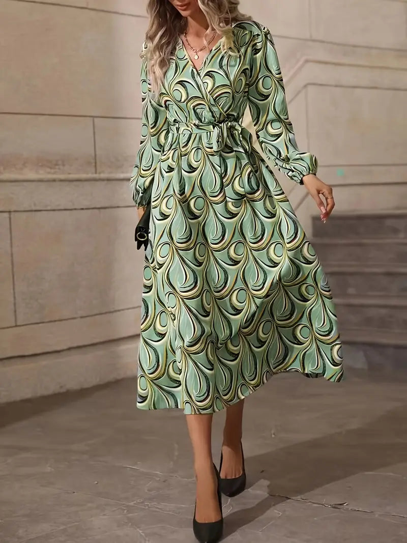 Robe élégante à col enroulé