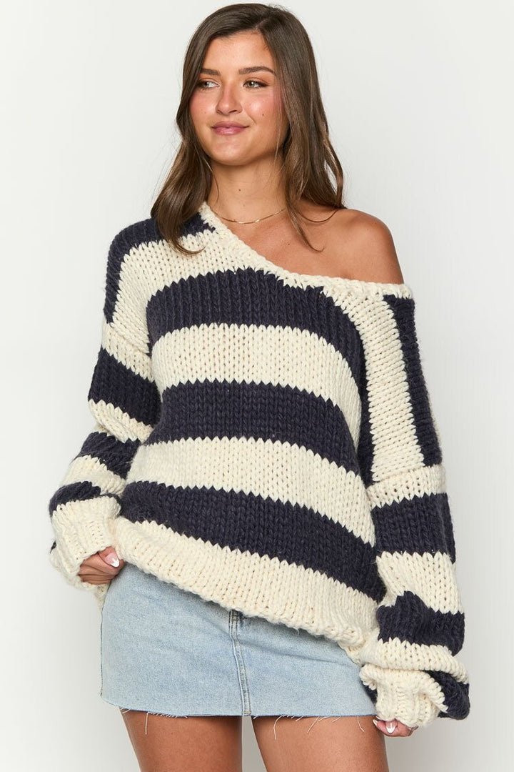 Pull en maille rayé confortable à épaules dénudées