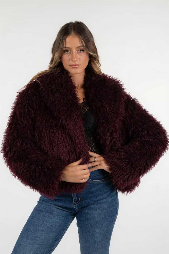Manteau chaud en fausse fourrure pelucheuse pour un style hivernal chic