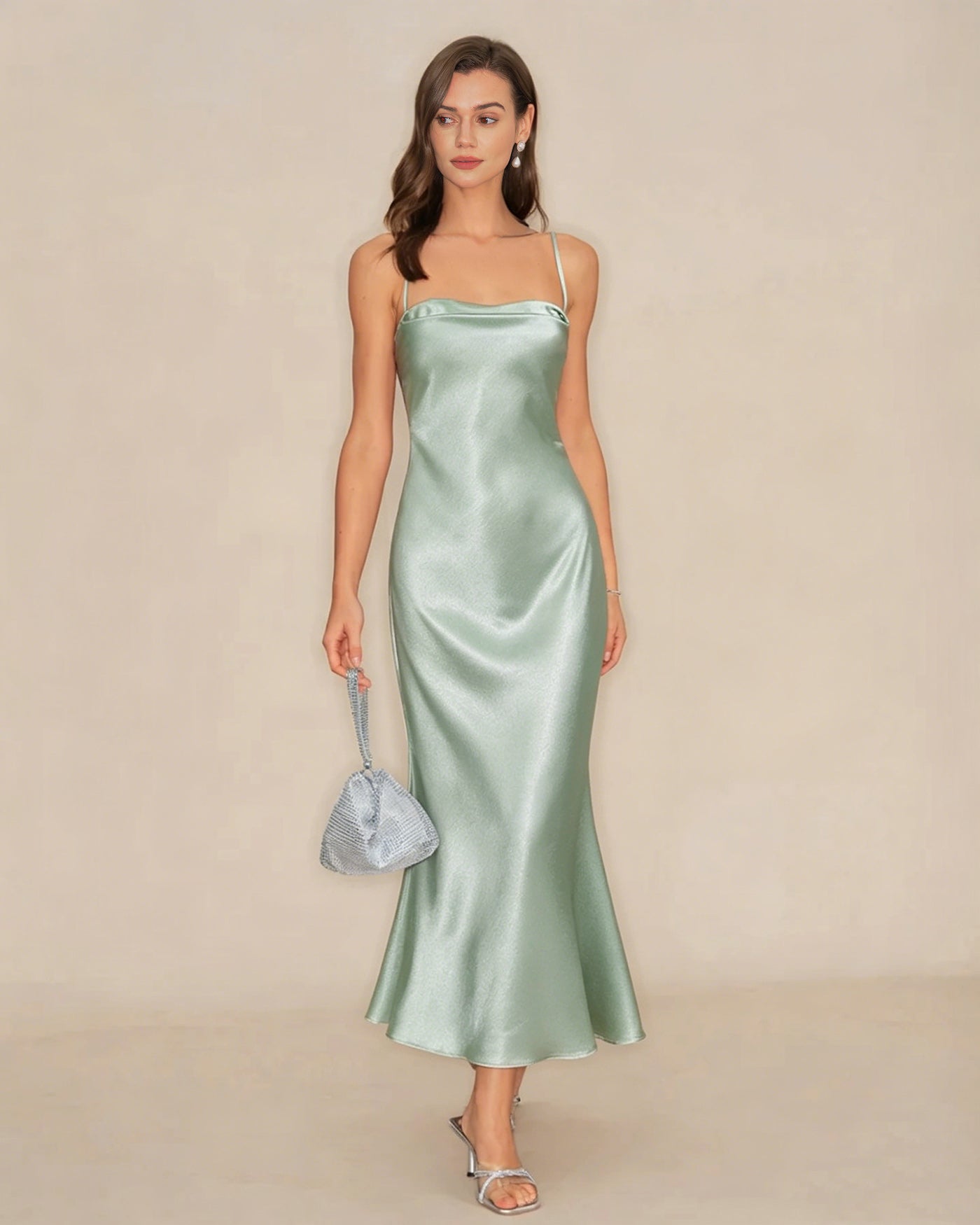 Robe longue A-line verte à bretelles croisées