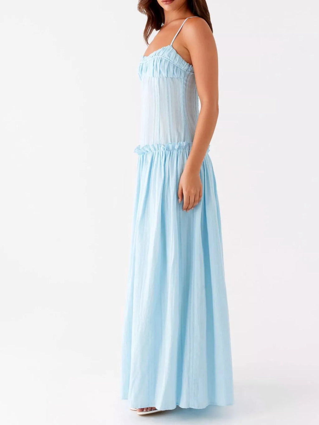 Robe longue à bretelles spaghetti avec volant et smocks