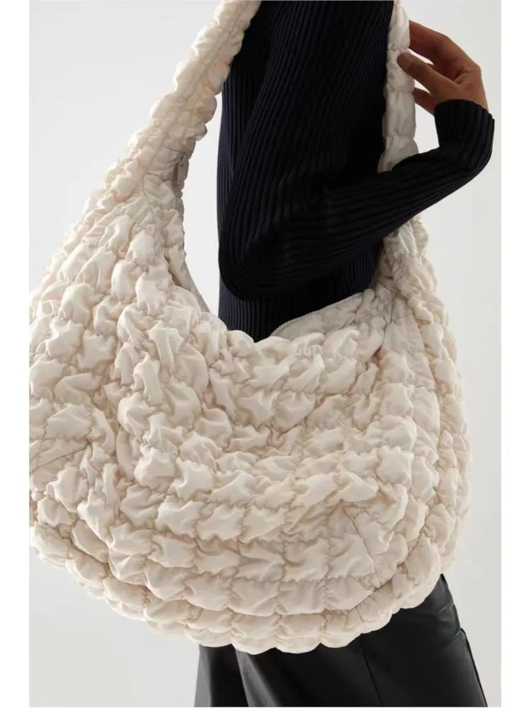 Sac d'épaule en duvet léger pour un voyage stylé