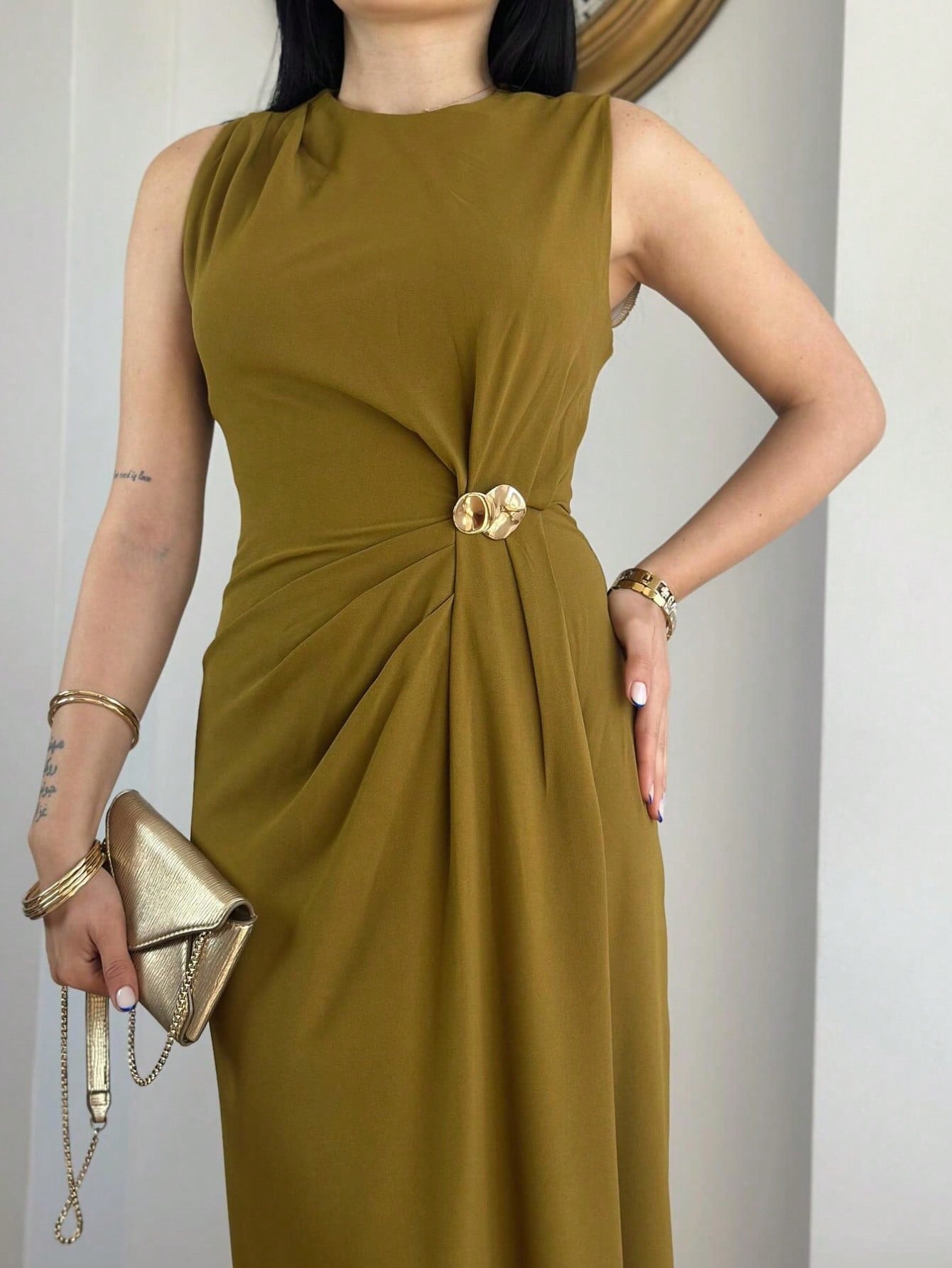 Robe maxi fendue sans manches en mélange de polyester olive