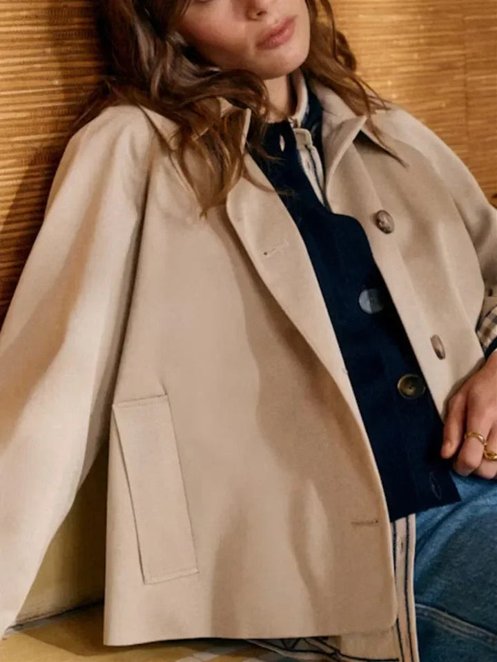 Trench-coat classique à col rabattu et motif à carreaux