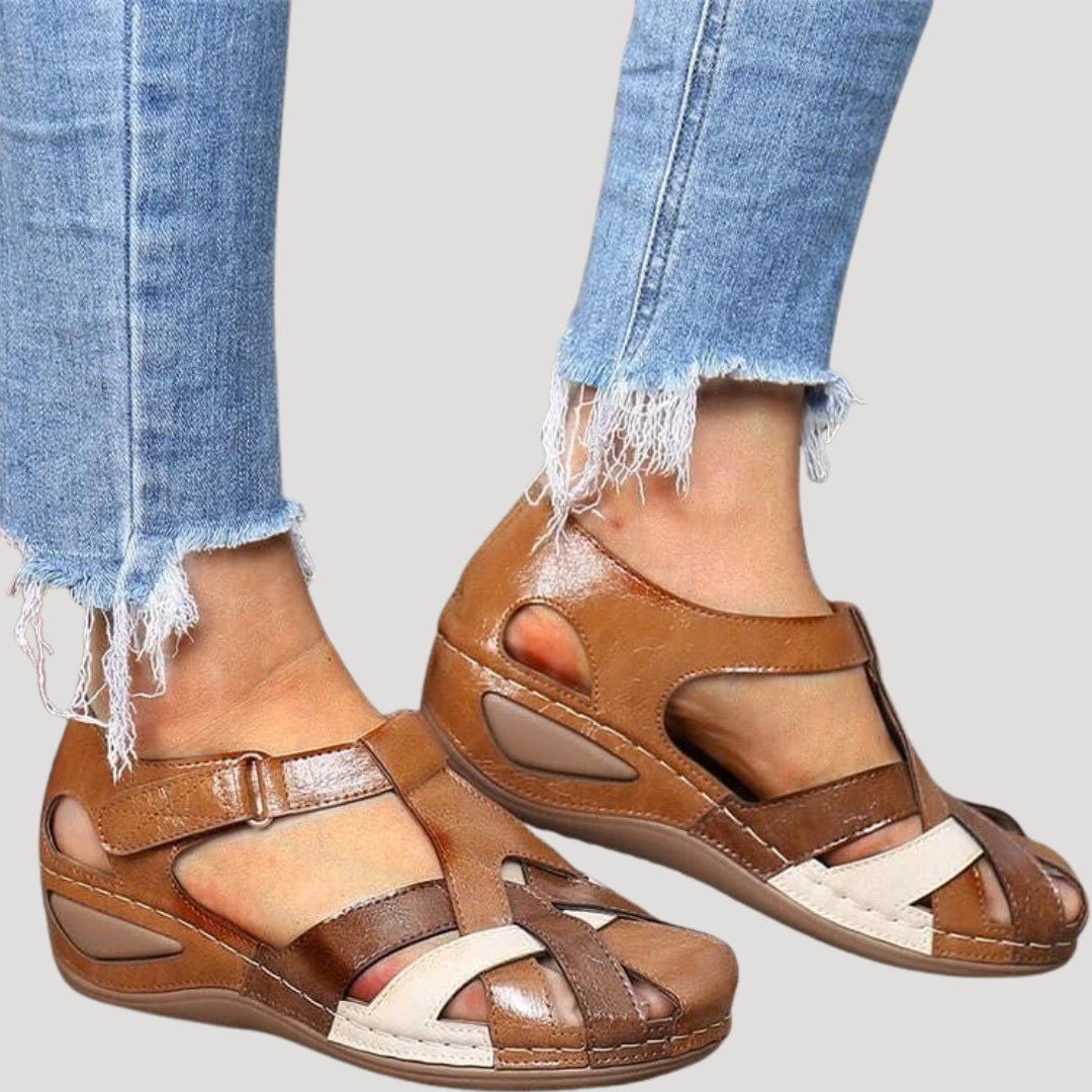 Sandales de marche pour femmes à lanières tissées et bout fermé