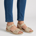 Sandales confortables pour femmes avec détails floraux