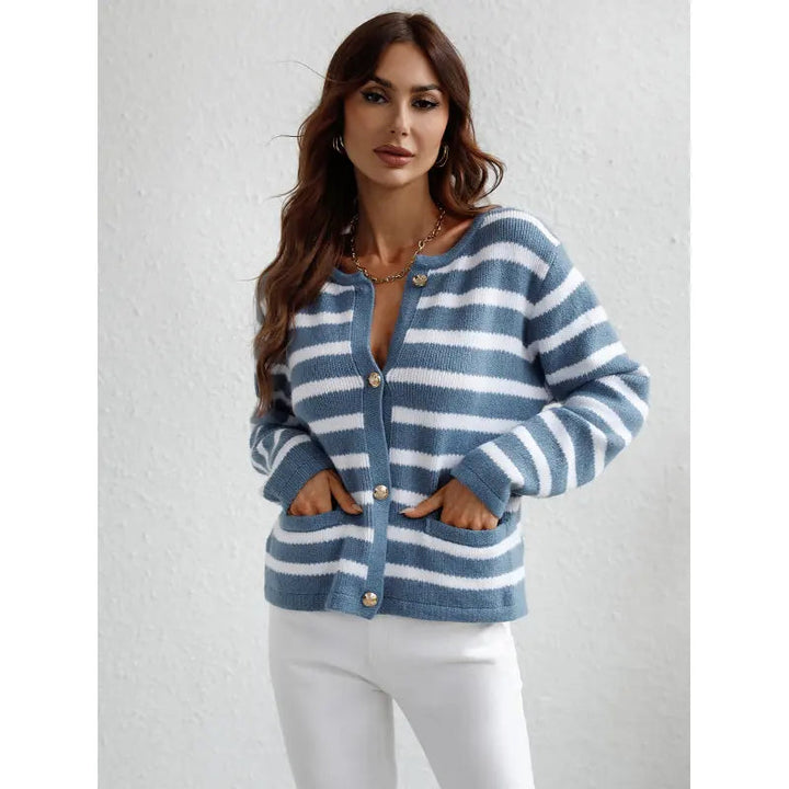 Pull en maille chunky confortable avec boutons et poches latérales