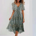 Robe féminine élégante et éclatante