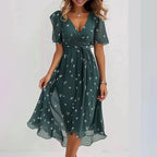 Robe féminine élégante et éclatante