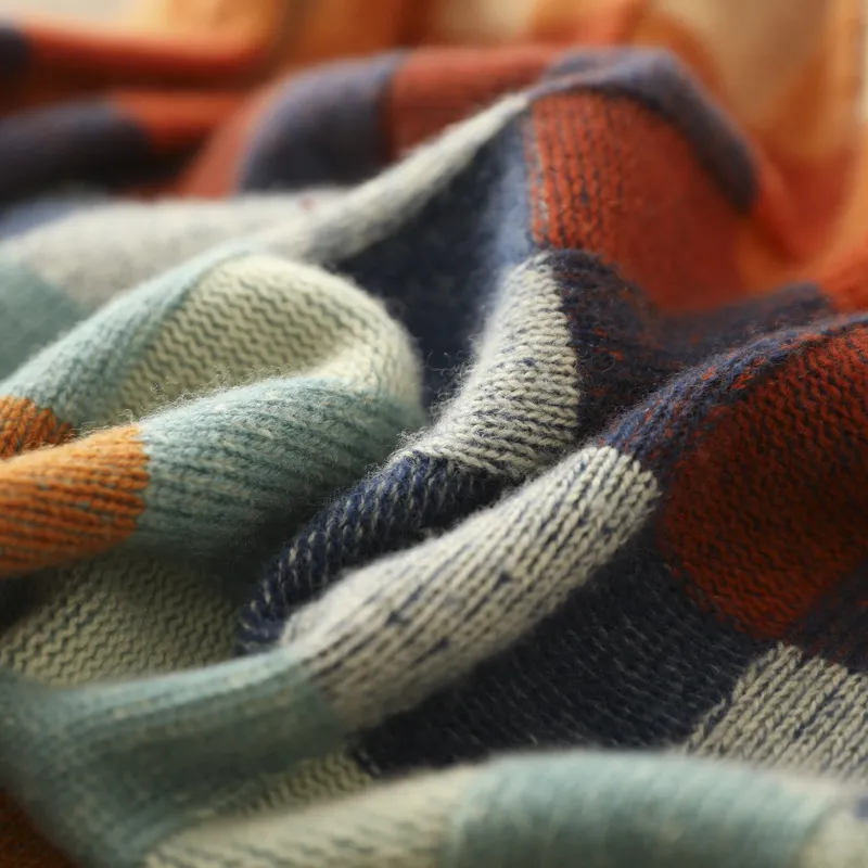 Pull confortable à carreaux colorés pour un style quotidien