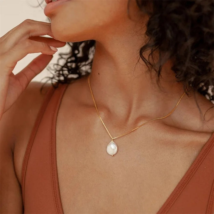 Pauline Laurent® | Collier doré à pendentif perle baroque
