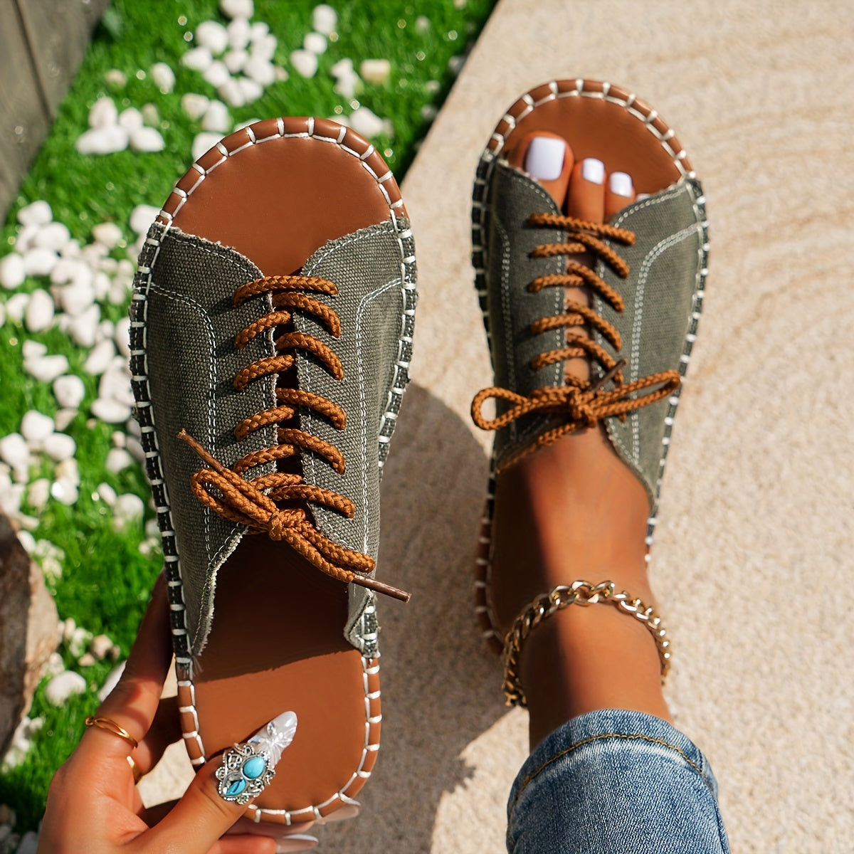 Sandales à lacets vintage pour femme vues de face