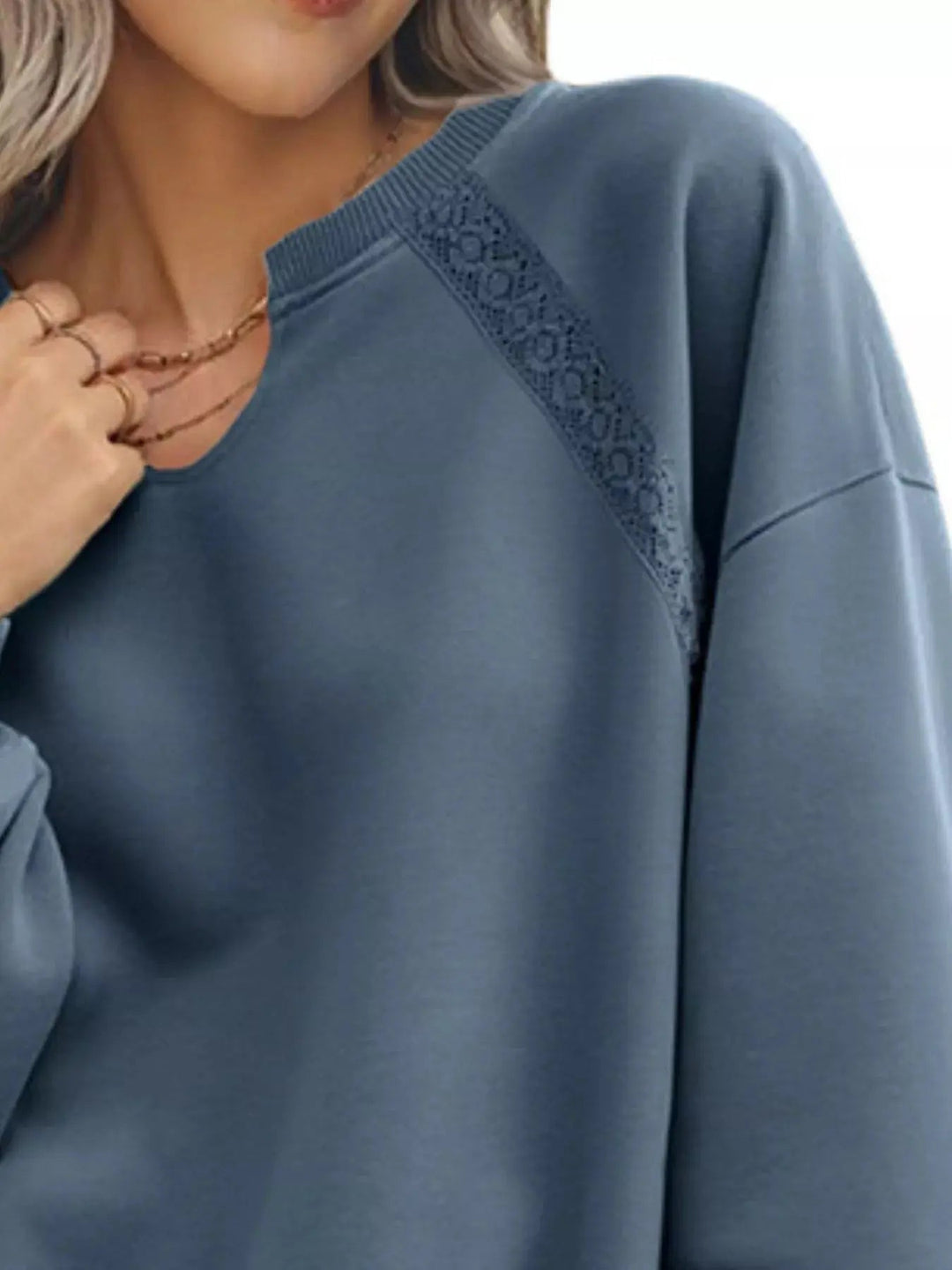 Sweatshirt Douillet à Détails en Dentelle pour un Look Chic Décontracté