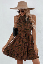 Robe courte fleurie à col roulé et licou
