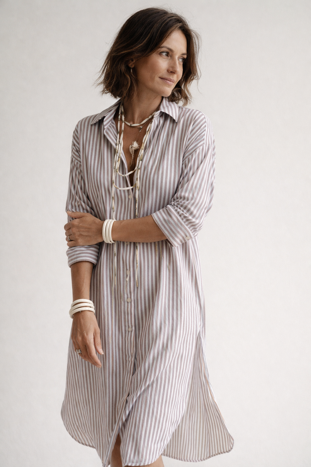 Robe midi rayée avec ceinture et nœud papillon