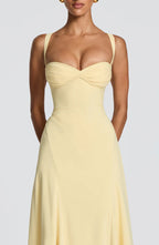 Robe maxi sans manches style Rihanna