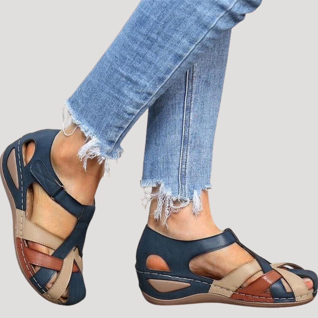 Sandales de marche pour femmes à lanières tissées et bout fermé
