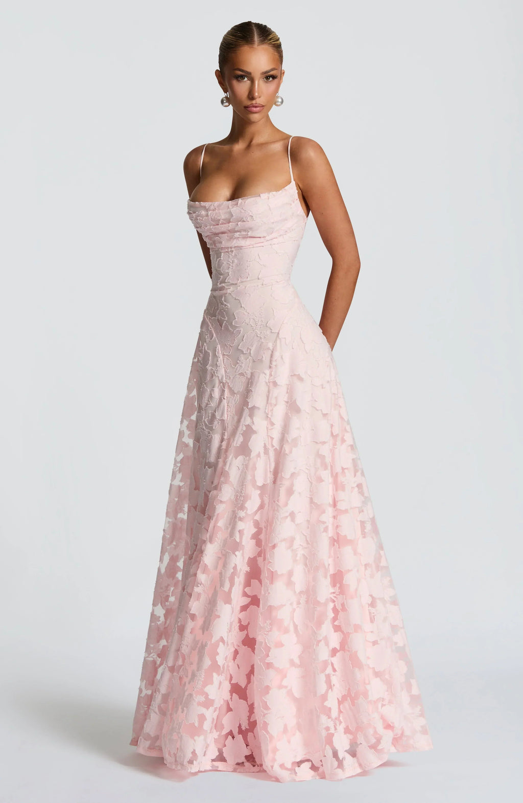 Robe Maxi Louise sans manches avec silhouette fluide