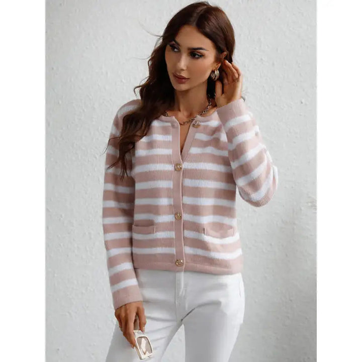 Pull en maille chunky confortable avec boutons et poches latérales