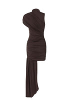 Robe courte asymétrique drapée à une épaule