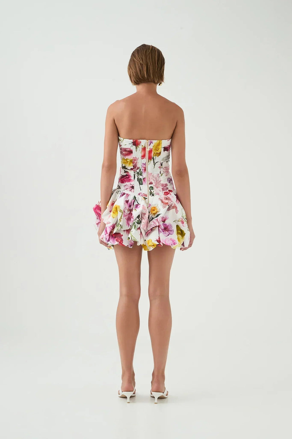 Robe de soirée courte blanche pour femme avec ourlet bouffant