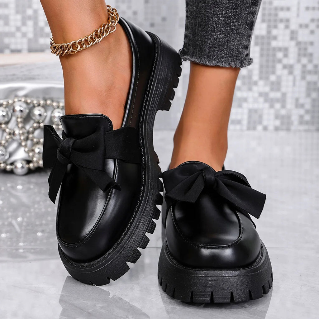 Mocassins en cuir verni épais