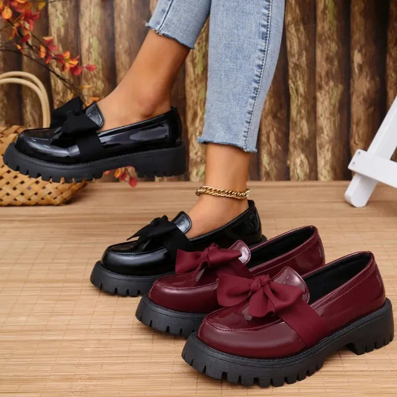 Mocassins en cuir verni épais