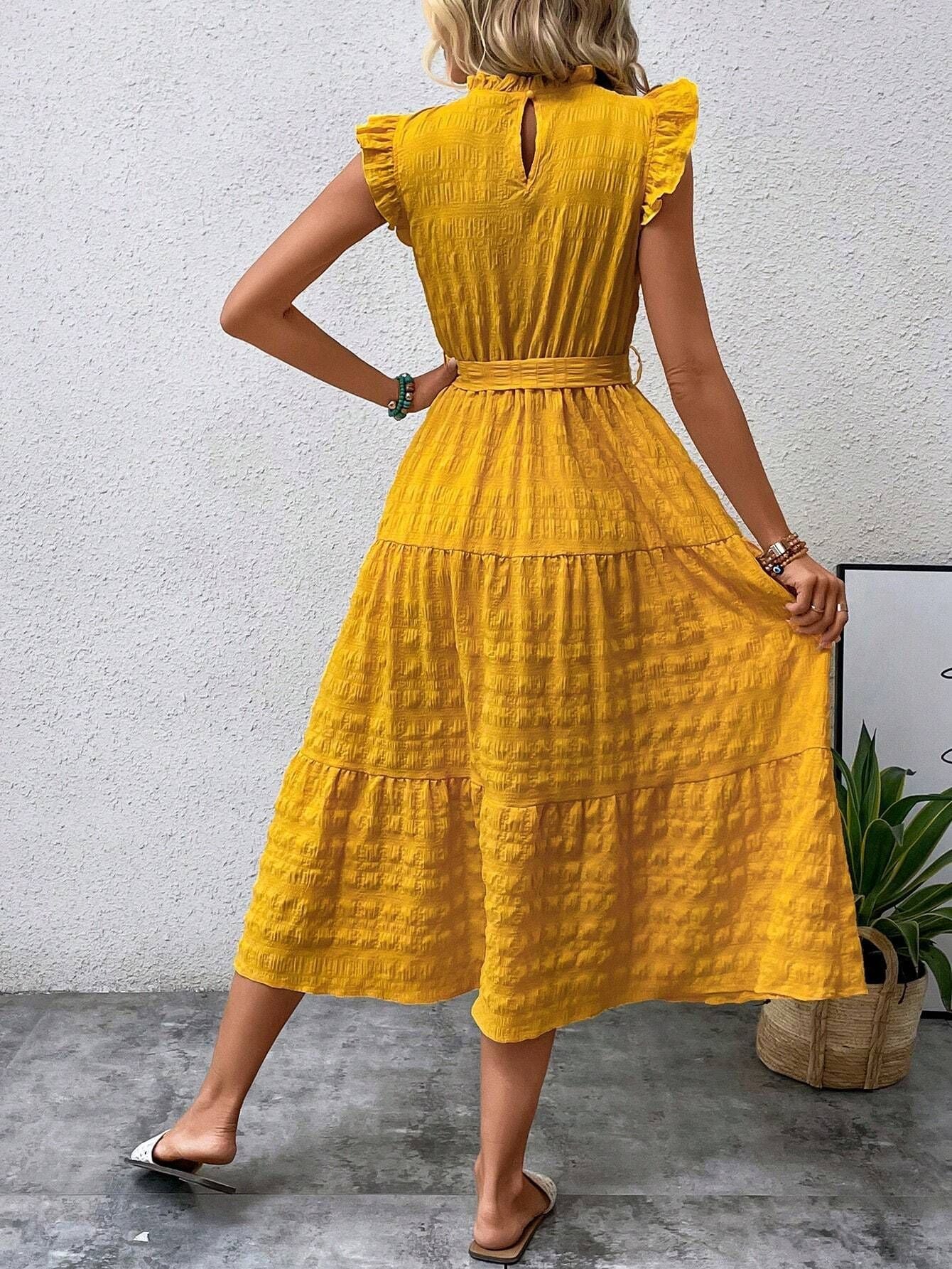 Robe à lacets à manches volantes