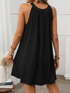 Robe Mini Texturée à Col Grec avec Coupe Élégante
