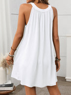 Robe Mini Texturée à Col Grec avec Coupe Élégante