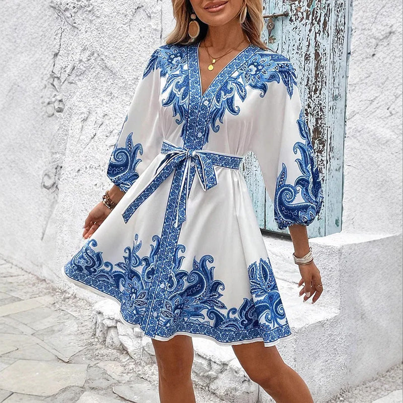 Robe imprimée à col en V pour femmes avec ceinture à nouer et taille ajustable