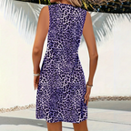 Vue latérale de la robe mini femme à col V et imprimé léopard