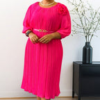 Robe midi plissée avec ceinture à la taille